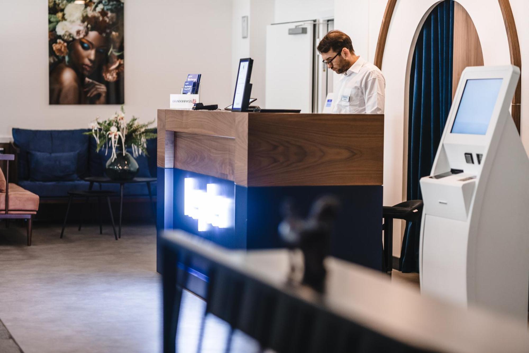 Kepler Club Riga Airport Hotel - Landside Public Area Ieki Exterior photo